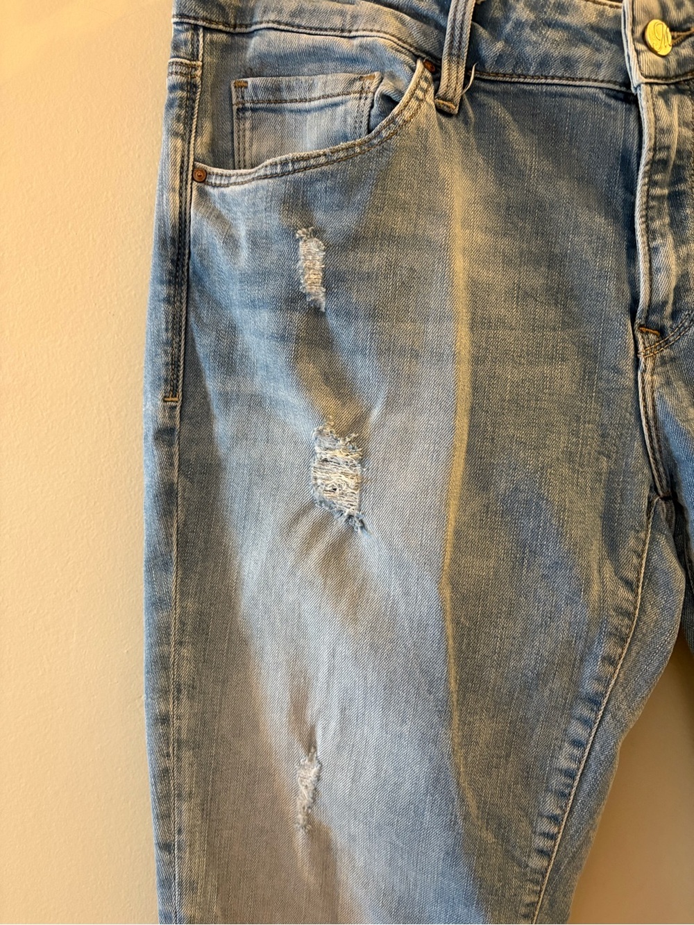 Mavi Distressed Light Wash Boyfriend cropped Jeans, Sz 31x27 - Picture 3 of 13